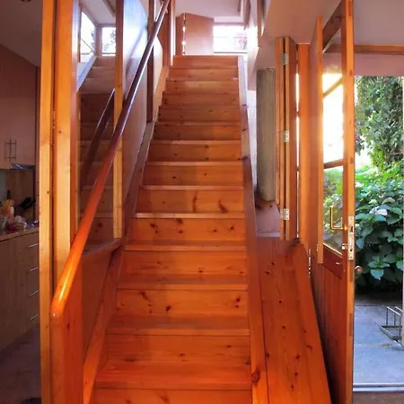 Beachhouse Architecture Awarded With Seaview Vila *